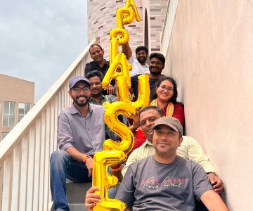 India office with APPLAUSE balloons